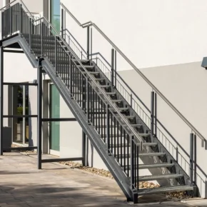 Treppenanlagen & Geländerbau Bild 1